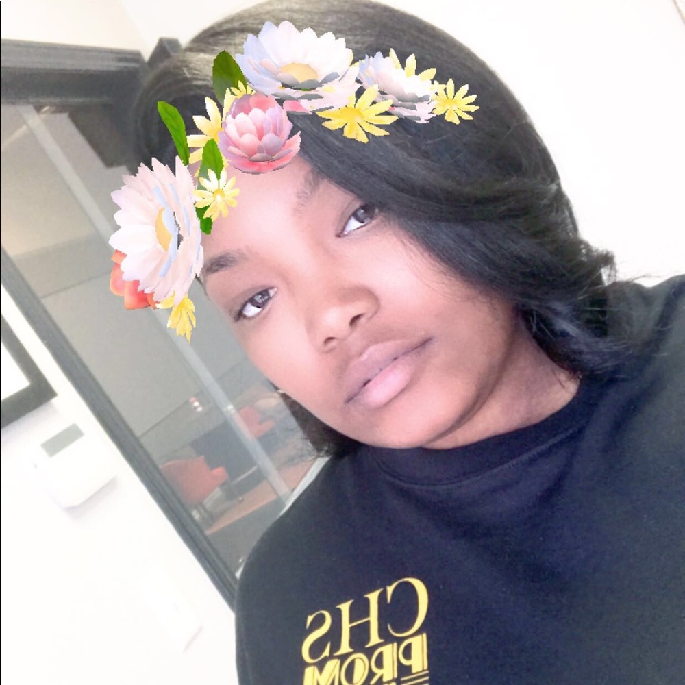 Meet your Posher, Dominique